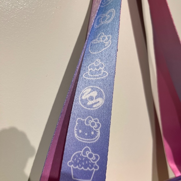 Hello kitty holographic tote - Picture 5 of 6